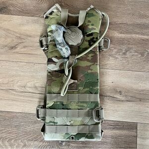 U.S. Army issued Molle II hydration system